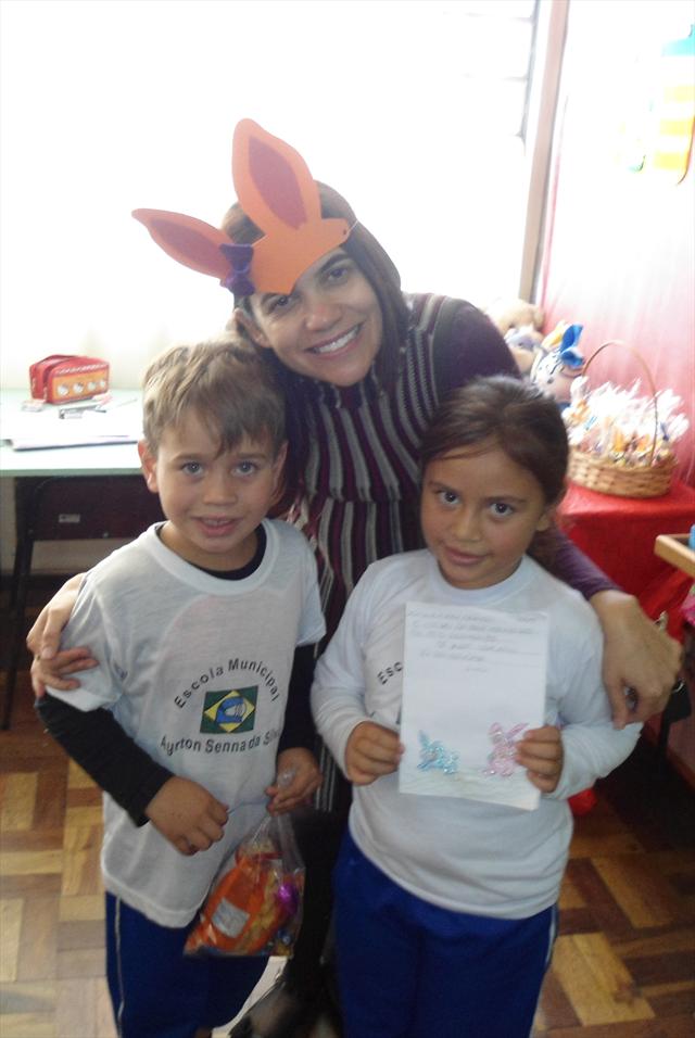 Entrega de ovos da Escola Municipal Ayrton Senna d