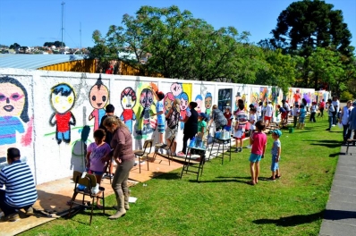 Muros da Escola Municipal Araucária ganham grafita