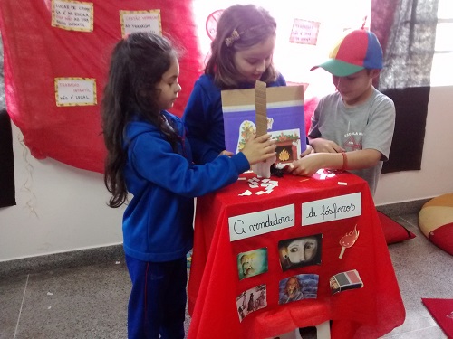 Trabalho infantil na biblioteca