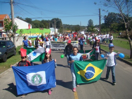 Amostra de Trabalhos e Desfile Cívico