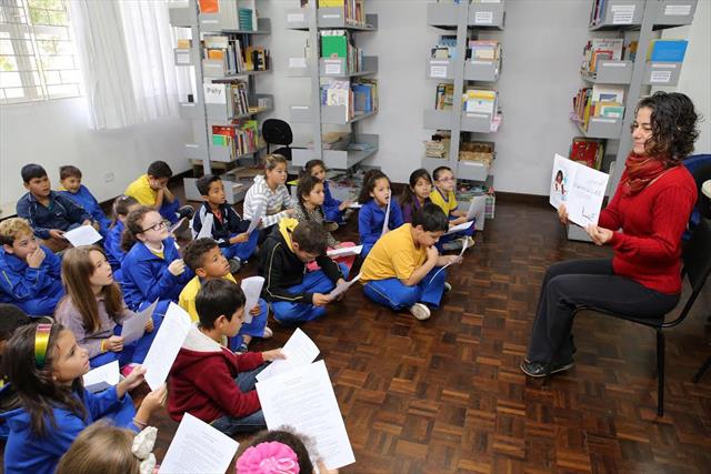 Contação de histórias e rede de leitura na Escola