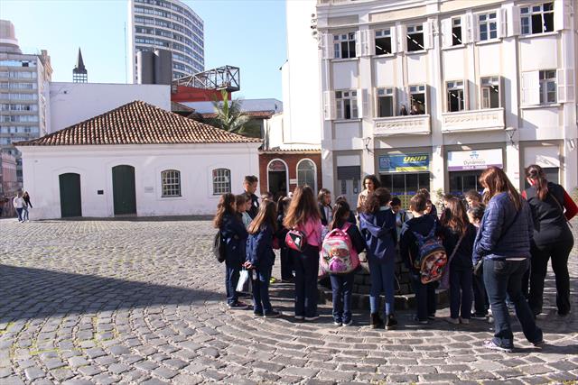 Estudantes  tem Aula de Campo no Memorial de Curitiba