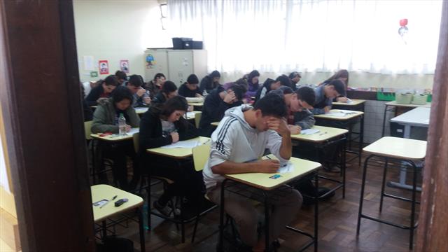 Escola Prof. Brandão Recebe Vestibulandos da ONG V