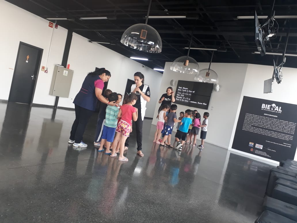 VISITA DA TURMA DO PRÉIIB AO MUSEU DE ARTE MUMA