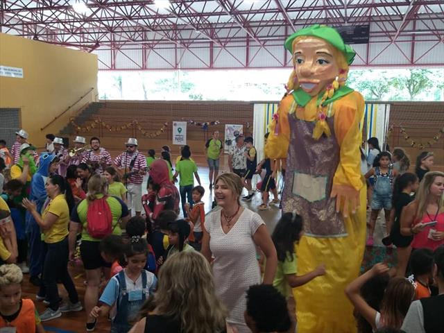 Diversão e Muito Samba na Praça Osvaldo Cruz