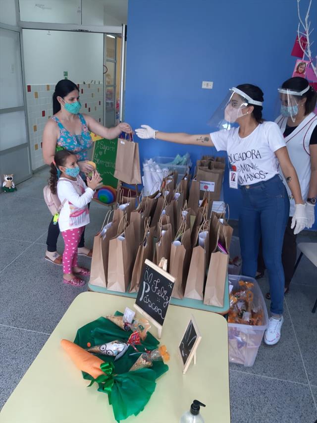 Entrega dos Kits alimentação