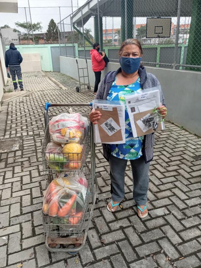 ENTREGA DE KITS ALIMENTAÇÃO , KITS PEDAGÓGICOS  E KITS JUNINOS E FALA CURITIBA