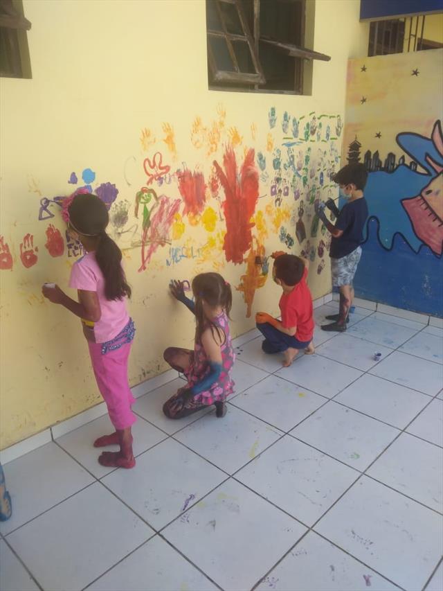 A importância da pintura com tinta na Educação Infantil.