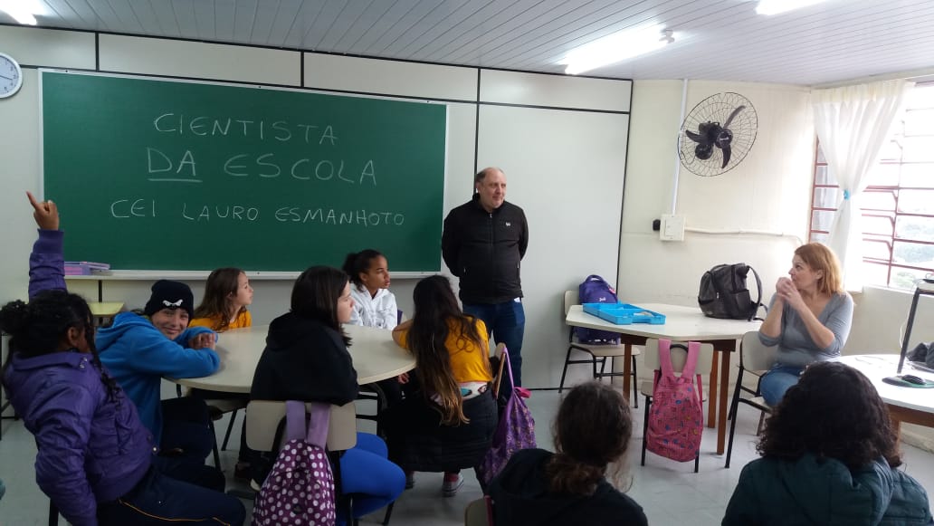 Aula com cientista da escola