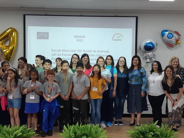 Estudante do CEI Lauro Esmanhoto participa de homenagem na Olimpíada Brasileira de Astronomia (OBA) de 2022