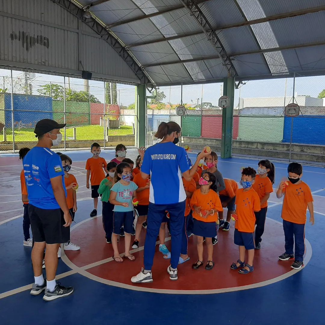 Aulas de Tênis com o Instituto Ícaro.