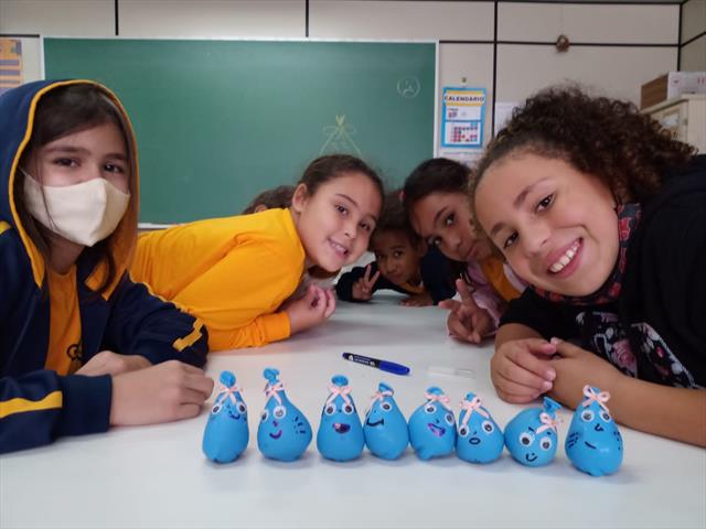 Estudantes aprendem nas aulas de Práticas de Educação Ambiental sobre a importância da água para a vida na Terra