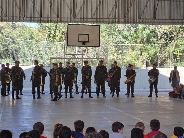 Visita da Banda do Exército na Escola