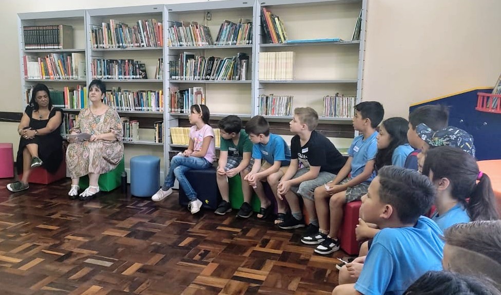 Visita escritora Célia Cris